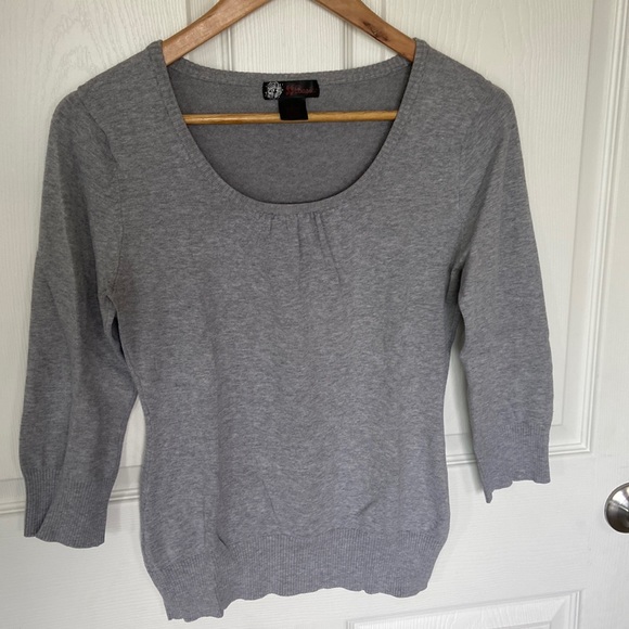 J.J. Basics Gray Knit Sweater simple and Comfortable size Large - Picture 1 of 6